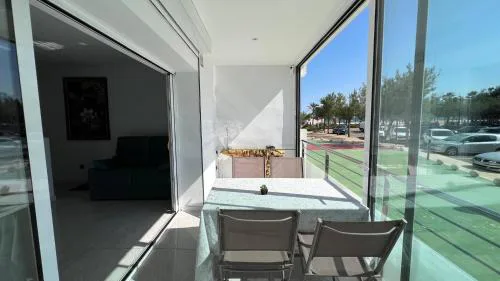Precioso estudio al lado playa AV-63