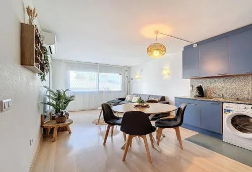 Sunny apartment in Roses with a warm terrace