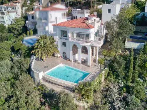Villa in Roses with Private Pool & Sea Views