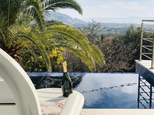 Villa moderna en Roses con piscina, aire acondicionado y parking privado - ES-258-164
