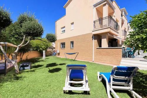 Adosado con jardín en los Xalets de Salou