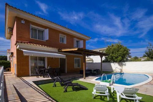 PLUMA VILLA - Only Families