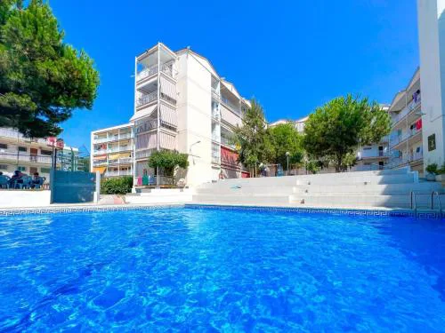 Swimming pool, great location, family friendly, cozy, no groups of youngsters allowed