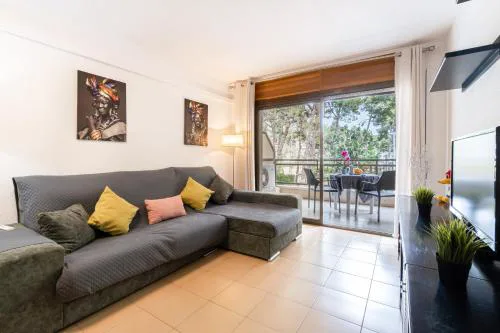 TuristMar - Amplio Apartamento en Salou con piscina, a 2 minutos de la Playa