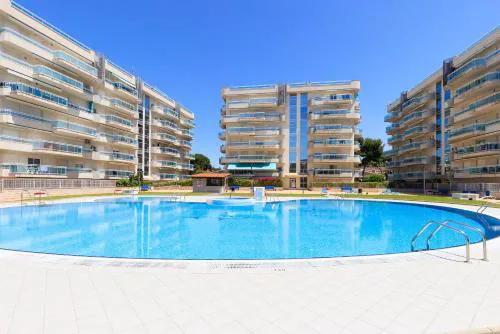 UHC Larimar Family Complex