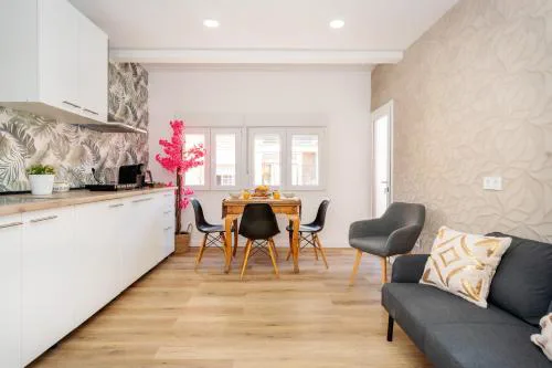 Apartamento nuevo 2 hab 10' Playa y a 20' de Barcelona centro