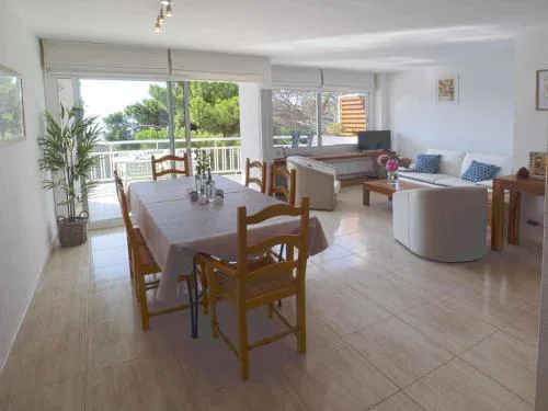 Apartamento familiar para 6 con terraza en Sant Feliu de Guíxols - ES-298-25