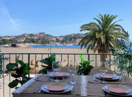 Beachfront, Sea views, Terrace and Parking!