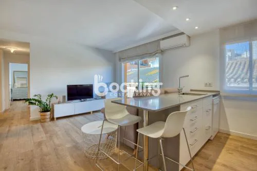 Indústria Apartament per 3 persones a 2 minuts de la platja amb Aire acondicionat i plaça d'aparcament