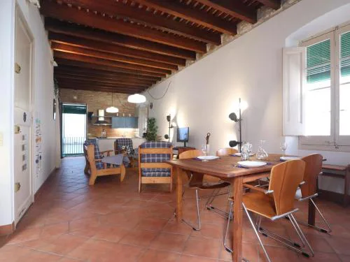 Loft renovado en el centro de Sant Feliu, 2 habitaciones, cerca de la playa - ES-298-42