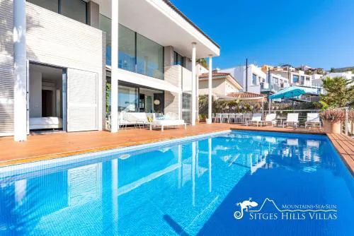 Super Villa Oasis Fab Sea and Sitges View with Private Pool and Air Conditioning