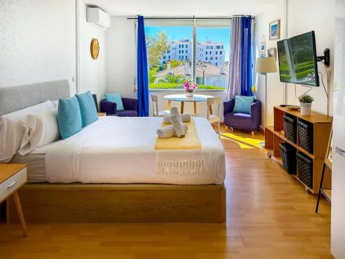 The Blue Island Loft by Hello Homes Sitges