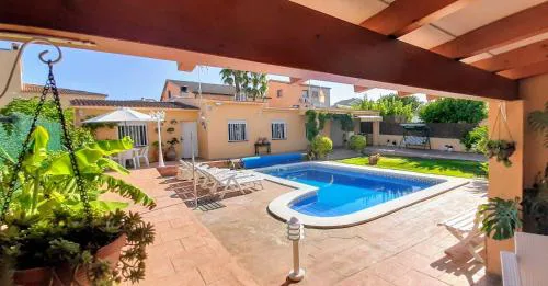 Chalet con piscina privada y barbacoa