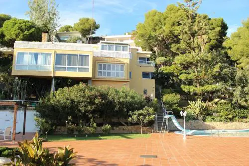 La Mora Paradise