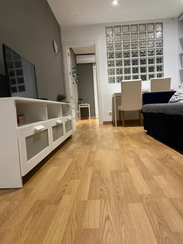 Smiths 12 Apartment
