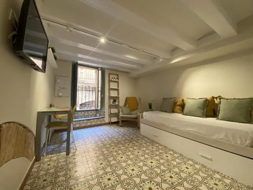 TarracoHomes, TH143 Studio Old Town