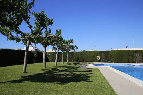 AT031 Comunidad con 2 piscinas, a 5 min a pie de la playa