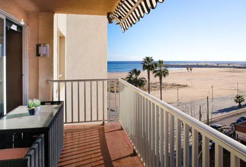 AT059 Reformed & Beach Views, Airco, WiFi