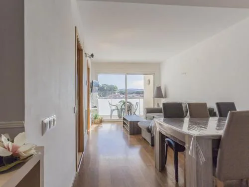 Apartamento a 30m de la playa de Riells, para 4 personas, con terraza y parking. - ES-325-14