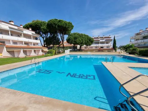 Apartamento con terraza a 400m de la playa de Riells - HISP-236-184