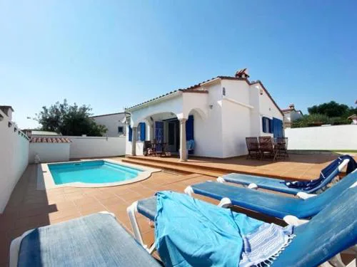 Casa acogedora con piscina privada en Torroella de Montgrí, perfecta para vacaciones en familia - HISP-7-48