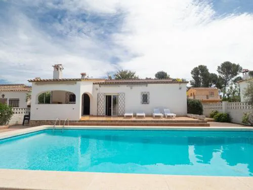 Casa con Piscina Privada en L'Escala, cerca de la Playa, 4 Pers. - ES-325-25