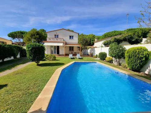 Casa en L'Escala con piscina privada y aire acondicionado, cerca de la playa - HISP-236-18