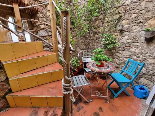 Casa Encantadora, 2 Habitaciones, Terraza y Aire Acondicionado - HISP-236-215