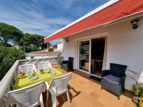 Casa espaciosa en L'Escala, cerca de la playa, ideal para familias - HISP-236-179