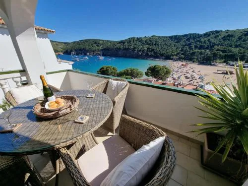 Encantador apartamento a 50m de Cala Montgó con 2 dormitorios y parking privado en L'Escala - HISP-236-173