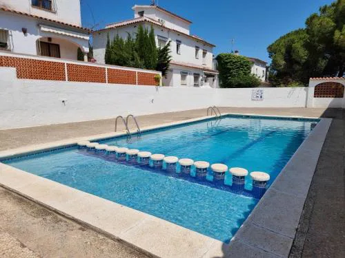 Escapada a 400m de la playa con piscina común en L'Escala - HISP-236-178
