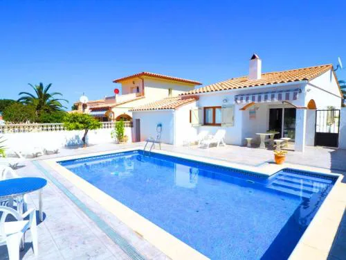 Villa elegante en L'Escala con piscina privada y Wi-Fi - ES-325-15