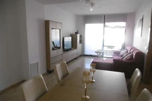 AMPLIO Y CONFORTABLE APARTAMENTO con PARKING