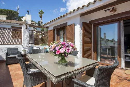 Casa Tossa – Piscina, Vistas Mar y A/C (6 pax)
