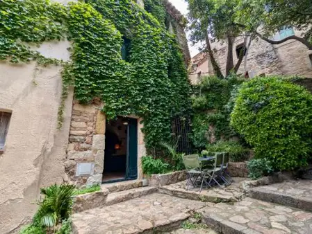EVH-102 Casa dentro del castillo de Tossa de Mar