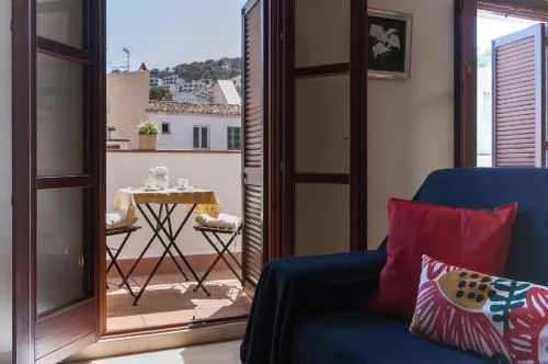 Lets Holidays Centric apartment with parking 2