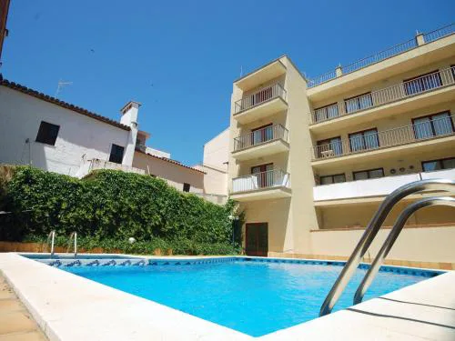 Lets Holidays CENTRIC APARTMENT with POOL in TOSSA