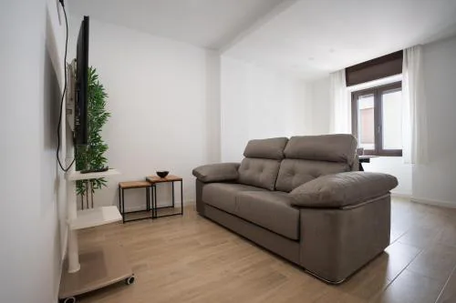 LETS HOLIDAYS Centric & Near the Sea Victoria apartment 3