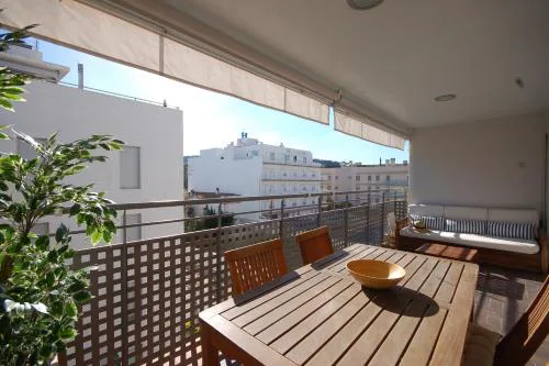 Lets Holidays COZY APARTMENT NEAR BEACH TOSSA