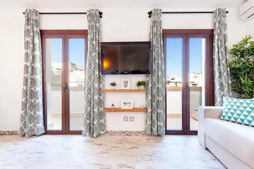 Lets Holidays Nice apartment 1 min to the beach