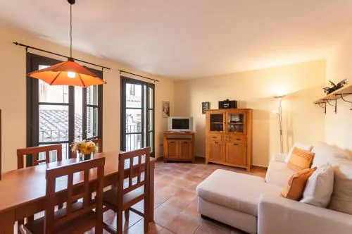 Lets Holidays NICE APARTMENT in the CENTER of TOSSA