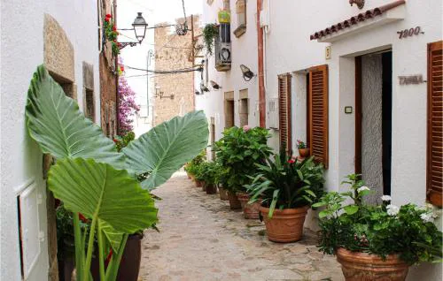Stunning Apartment In Tossa De Mar
