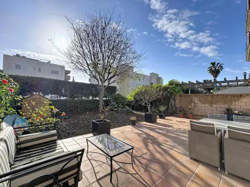 Piso con jardín cerca playa y parking