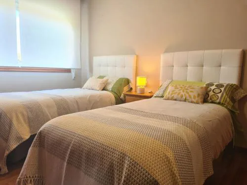 Casa CAMPELO- APTO Playa de Rodeira CANGAS - Garaje y WiFi gratis VUT 3138 PO