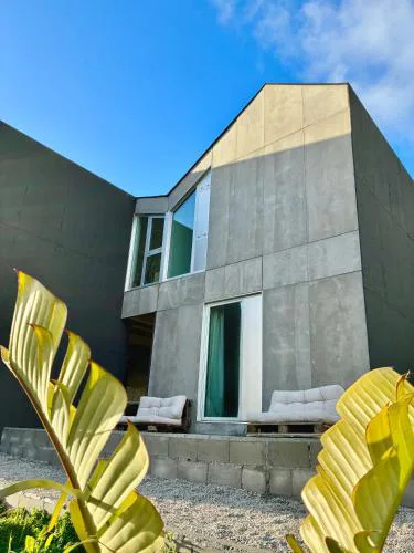 UMI surf yoga house Doniños beach