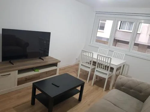 5 bedroom apartment 900 meters from the beach