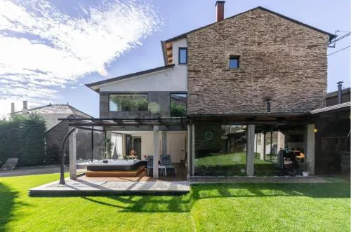 Sashas House