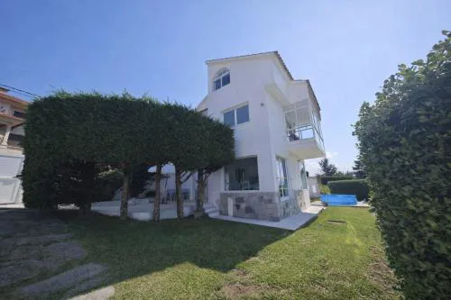 Monteferro, Nigrán, chalet con finca