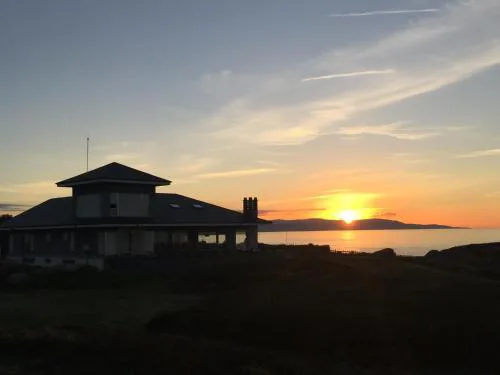 Villa sobre el mar con acceso a la playa , ideal para familias y grupos