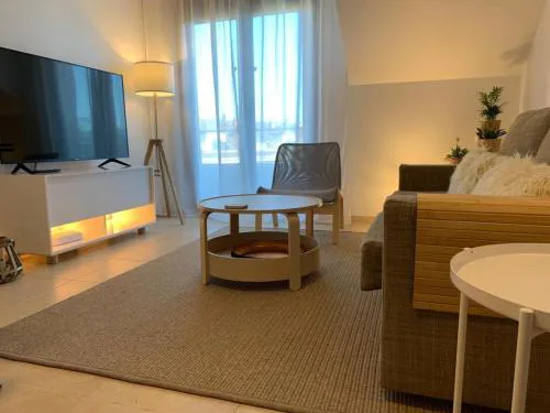 "SANXENXO HOLIDAYS" ATICO CON BARBACOA PRIVADA, PISCINA y GARAJE EN EL CENTRO